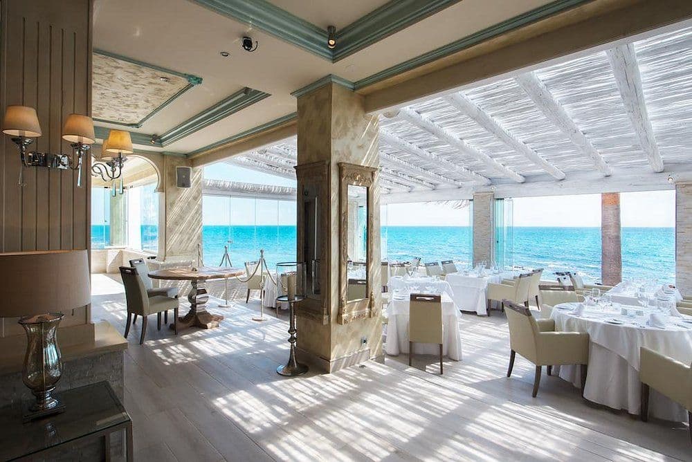 El Oceano Beach Hotel