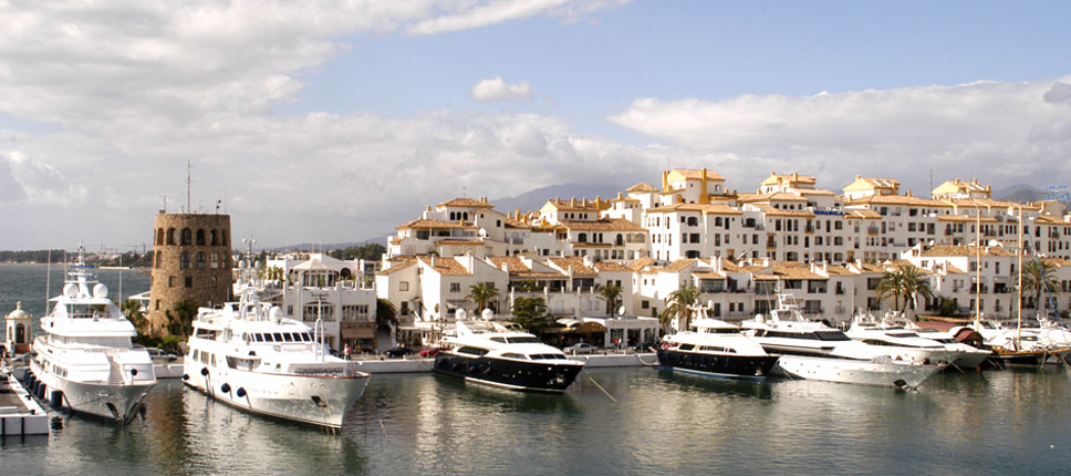 Puerto banus  Hen villas nightlife in Puerto Banus Marina